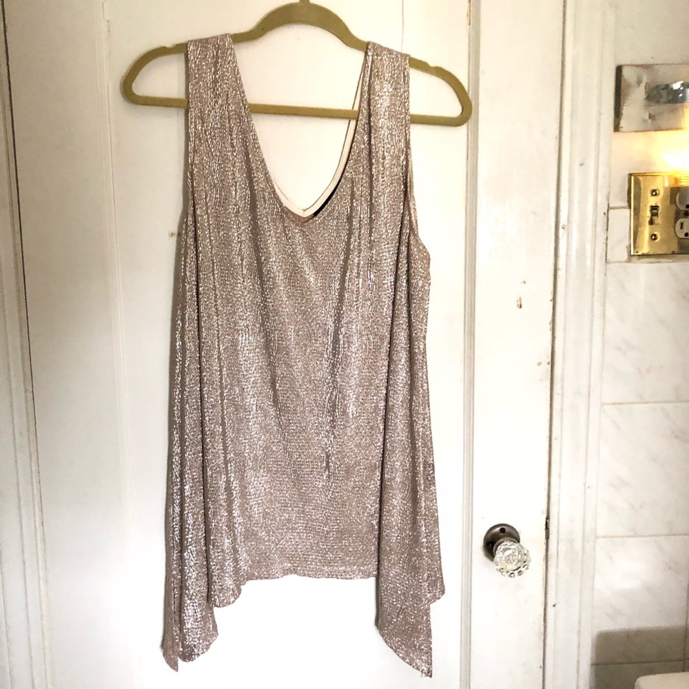 Plus size metallic gold flowey tank